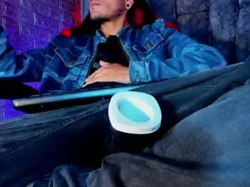 Chaturbate Best live sex cam show of axell_cross2