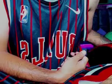 Chaturbate Live Sex Cam of axell_cross2