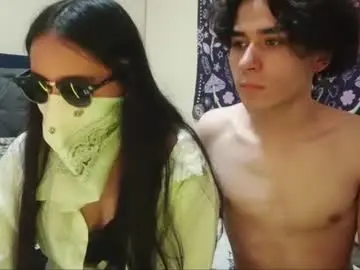 Chaturbate Watch Live Sex Cams of moonvelvetduo