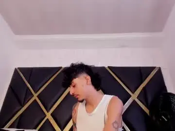 Chaturbate Best live sex cam show of skinny_boss