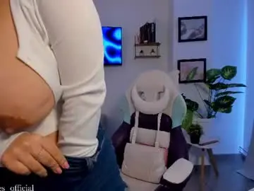 Chaturbate Live Sex Cam of tati_reyes