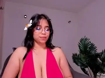 Chaturbate Live Sex Cam of tati_reyes