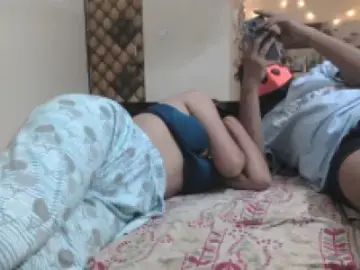 Dscgirls Nude Webcam of YOUNTEECOUPLE