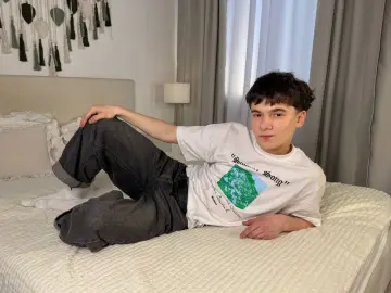 Imlive Adult Webcams of Ethan_Crowee