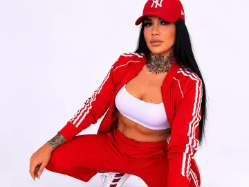 Imlive Live Sex Cam of HottyNicole