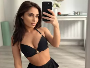 Imlive Free Live Porn of SarahSkye895