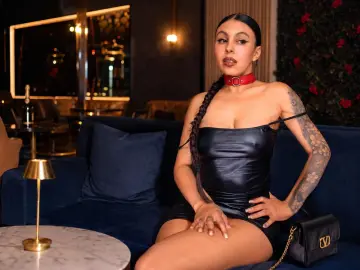 Imlive Nude Webcam of KikiJolie