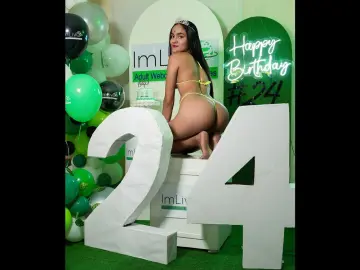 Imlive Free Porn Cam of Zoe_Belle