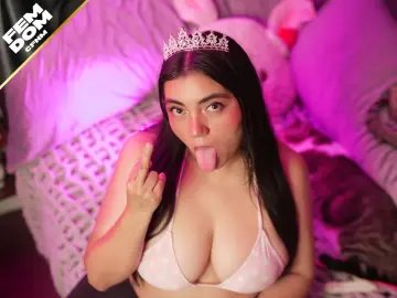 Imlive Free Porn Cam of PoppyKensingtonOG