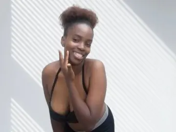 Imlive Nude Webcam of SexybaddieONE