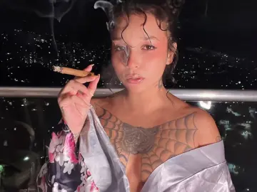 Imlive Sex Cam of Louise