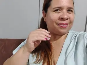 Myfreecams Watch Live Sex Cams of LatinaBigAss4