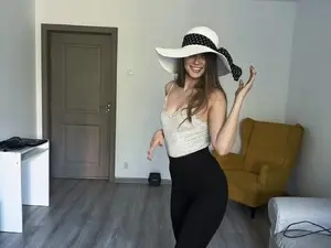 Myfreecams Free Live Porn of Elvira