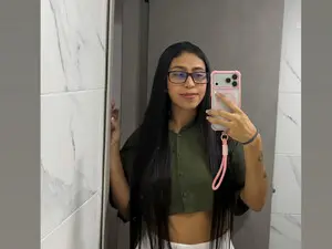 Myfreecams Sex Cam of Khloe_hot