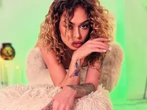 Myfreecams Adult Webcam of Curlynatashaa
