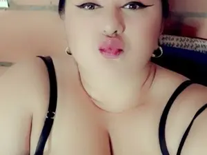 Myfreecams Watch Live Sex Cams of Ema_gomez