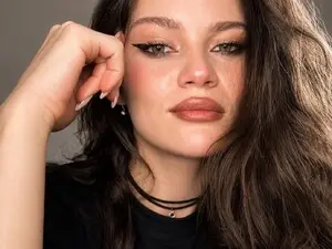 Myfreecams Sex Cam of Avelinehowo