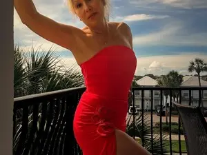 Myfreecams Nude Webcam of LisaLondon