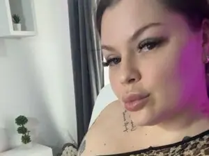 Myfreecams Adult Webcams of Issa_Jo