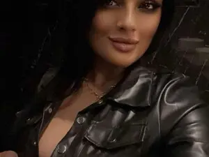 Myfreecams Best live sex cam show of Selena_Vixen