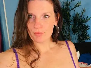 Myfreecams Watch Live Sex Cams of KellyCarolina