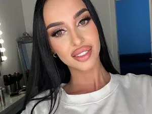 Myfreecams Live Sex of KairaAndrews