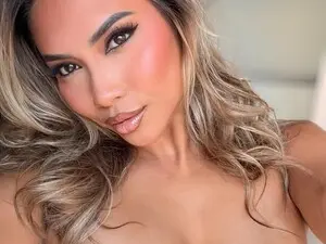 Myfreecams Sex Cam of ExoticLILYxo