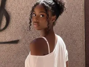 Myfreecams Live Sex Cam of yourfavoritegirl