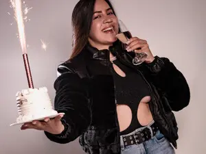 Myfreecams Watch Live Sex Cams of Luna_valmont