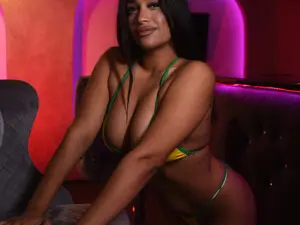 Myfreecams Sex Cam of Kira_Krush