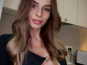 Myfreecams Sex Cam of ElaraShine