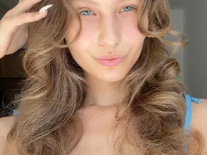 Myfreecams Live Porn of Emmie_murray