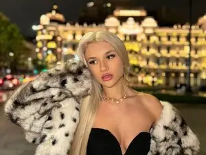 Myfreecams Live Sex Cam of LovelyBianca_