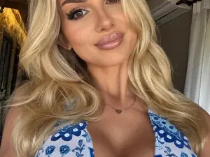 Myfreecams Live Sex Cam of CorneliaBaby