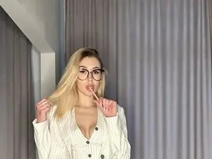 Myfreecams Live Sex Cam of ToxicDollKiss