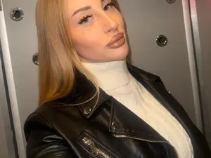 Myfreecams Sex Cam of Mia_Noir