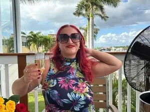 Myfreecams Adult Video Chat of CURVYMILF46