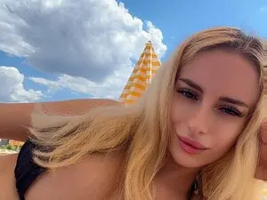 Myfreecams Sex Chat of ChristiHanson