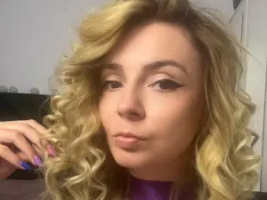 Myfreecams Live Sex Cam of LovelyAria