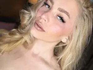 Myfreecams Sex Cam of WhitneyAndrew