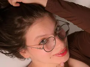 Myfreecams Adult Webcams of Liiliie_petite