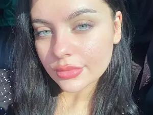 Myfreecams Watch Live Sex Cams of Celia_