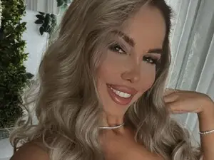 Myfreecams Sex Cam of ZinaSquirts