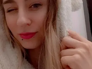 Myfreecams Sex Cam of Omniaa