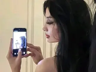 Streamate Live Porn of HajarKar