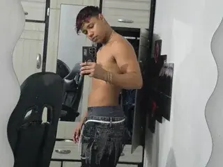 Streamate Live Sex Cam of Mael_Thompson