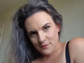 Streamate Adult Video Chat of CurvyMaskedBabe