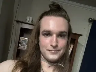 Streamate Watch Live Sex Cams of PrettyPale