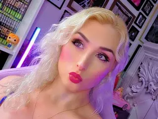 Streamate Adult Webcams of MadameBlonde