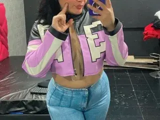 Streamate Free Live Porn of Nicol_Holmes